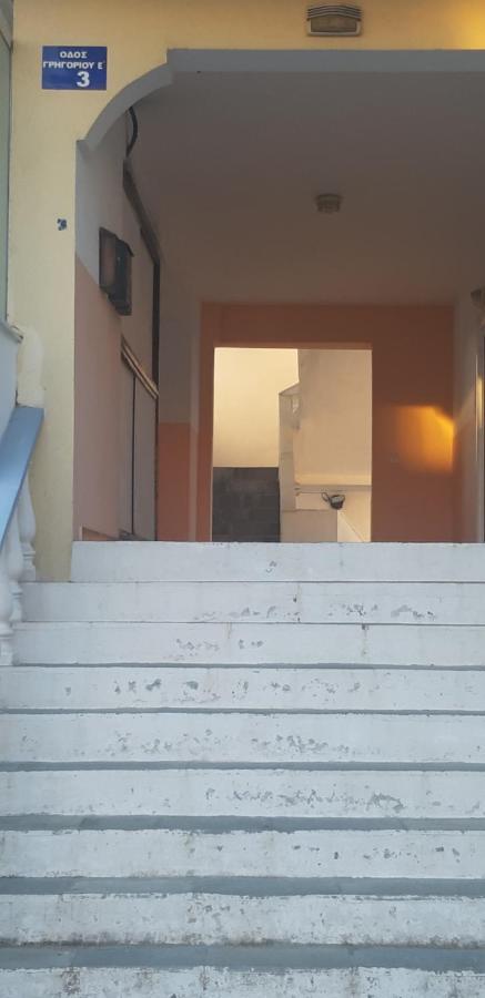Stathoris Deluxe Apartment Nea Peramos  Exterior photo